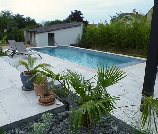 Amenagement ilot piscine et pergola bioclimatique