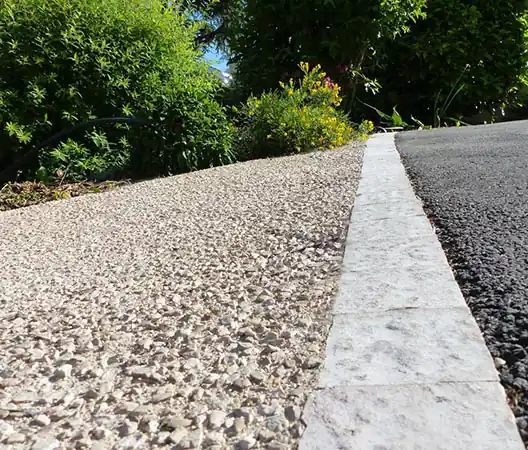 Photo Béton désactivé et pavés en pierre