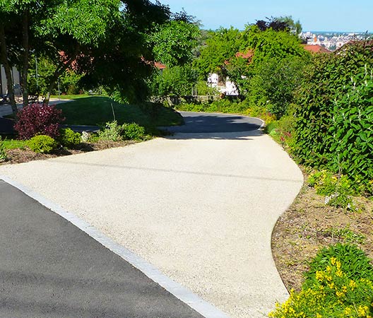 Le Béton Empreinte Désactivé Pour Les Cours Et Terrasses
