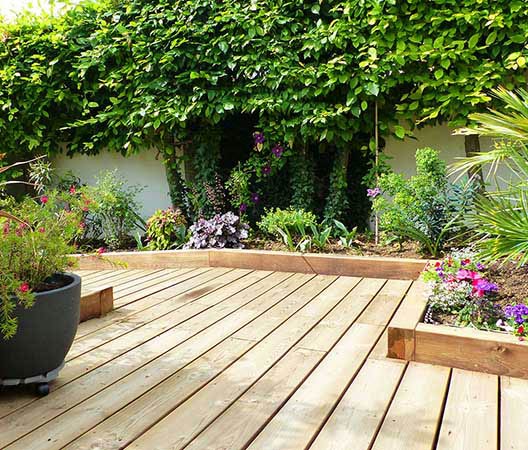 jardin avec terrasse en bois 7