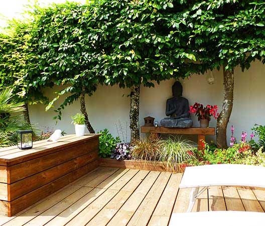 jardin avec terrasse en bois 11