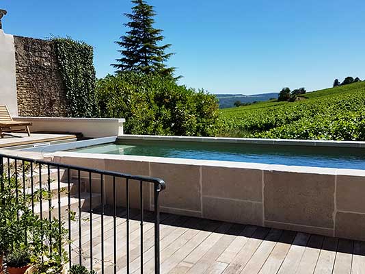 Création d'une piscine au cœur des vigne