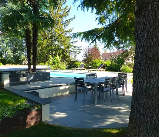 Terrasse en grès cérame et escaliers