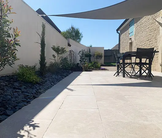 Terrasse en pierre naturelle à Dijon