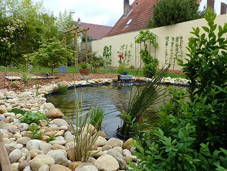 Un bassin pour animer son jardin
