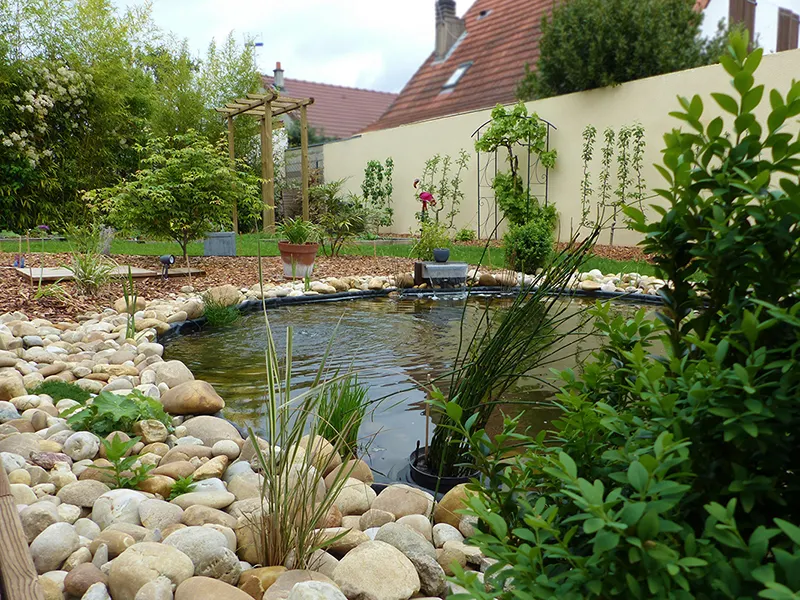  La pierre au cœur de ce jardin