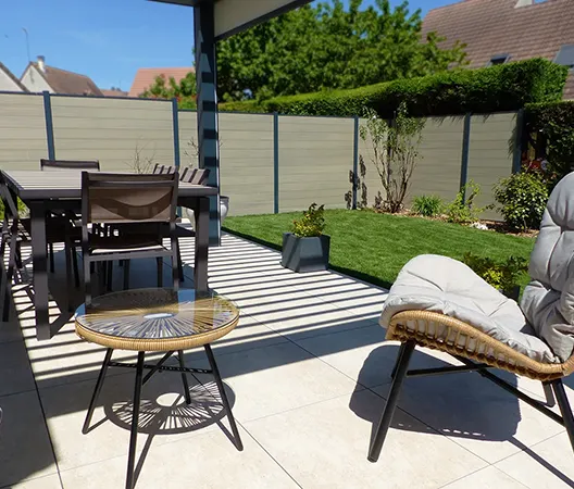 Aménagement d'un jardin et création d'une terrasse en grès cérame