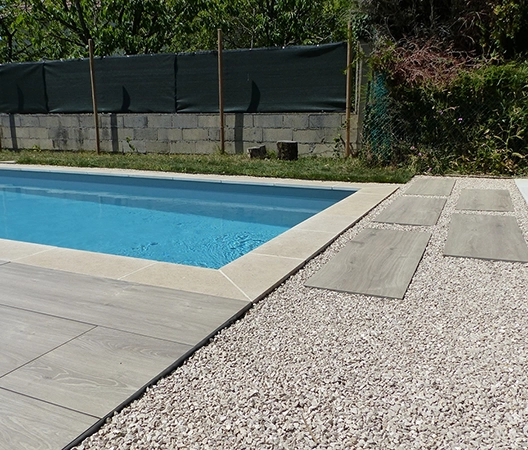 Piscine pas japonais et alveodalles