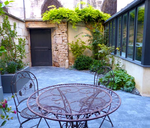 Terrasse et cours de jardin en dalle de pierre 105