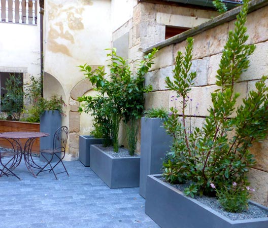 Terrasse et cour de jardin en dalle de pierre 106