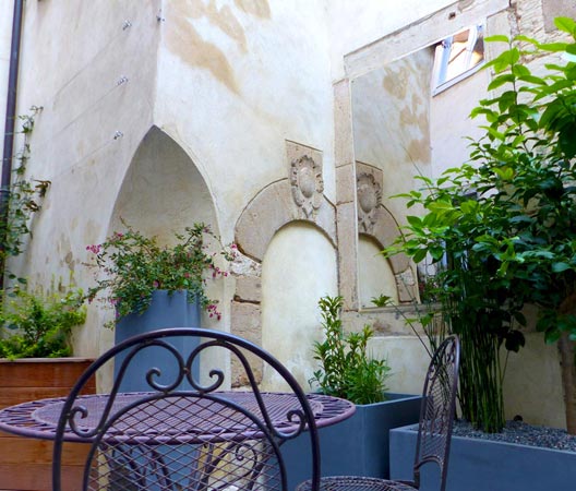 Terrasse et cour de jardin 107