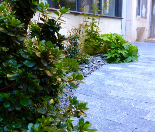 Terrasse et cours de jardin 114